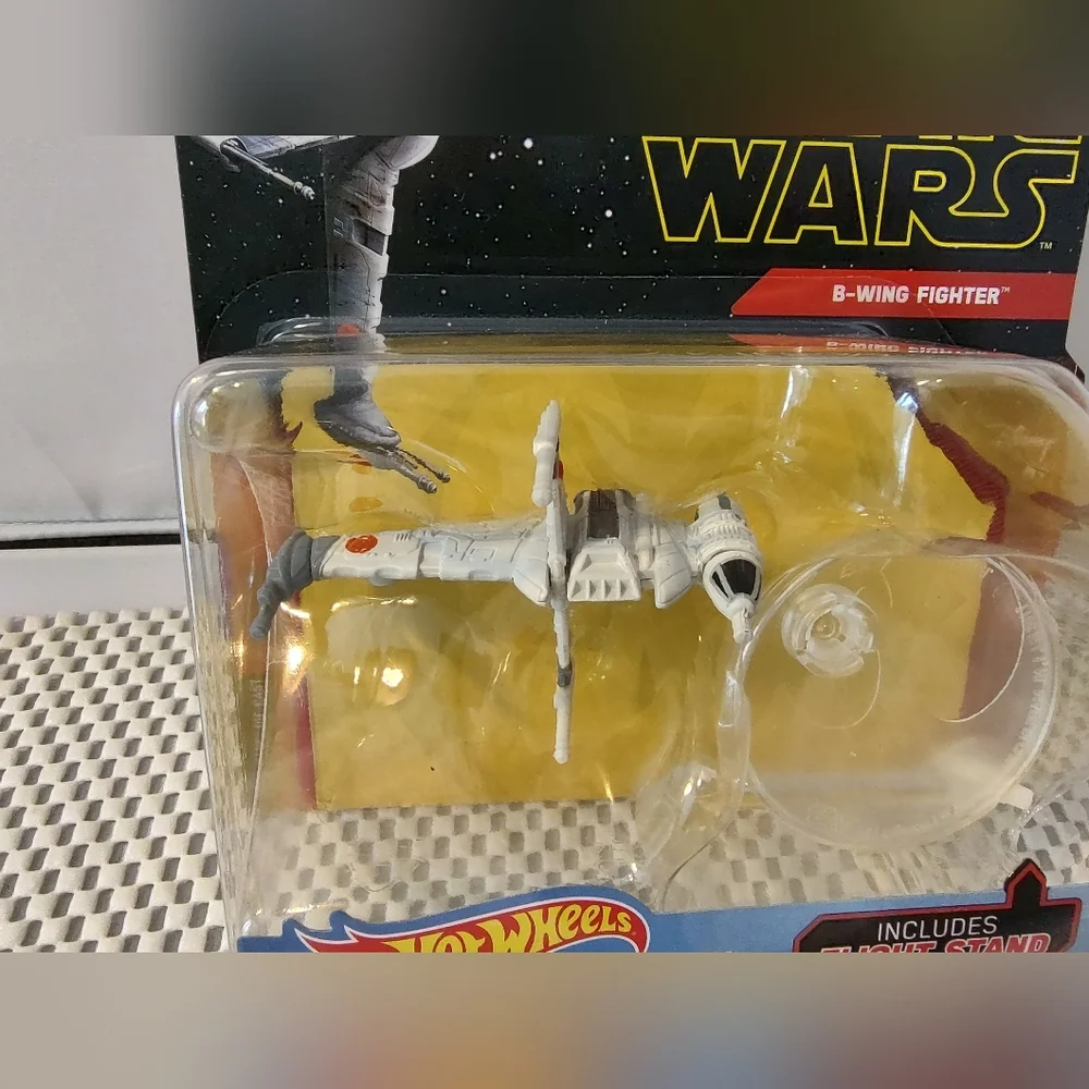 Hot Wheels Starships B-Wing Fighter Star Wars Die-Cast NWT Disney